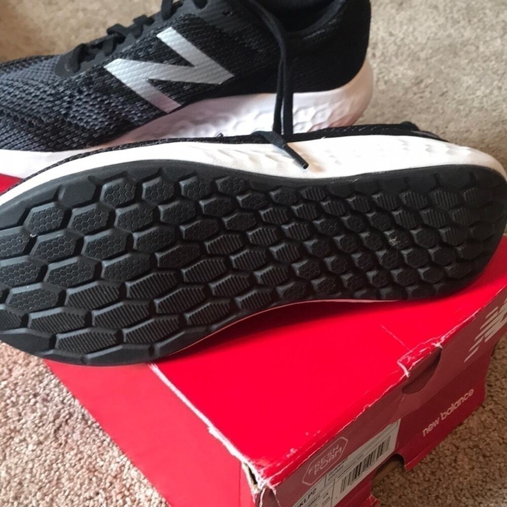 New Balance Running Course Shoes - Picture 2 of 7